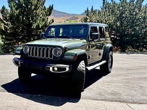 Used 2024 Jeep Wrangler Unlimited Sahara w/ Technology Group AWD/4WD image 4