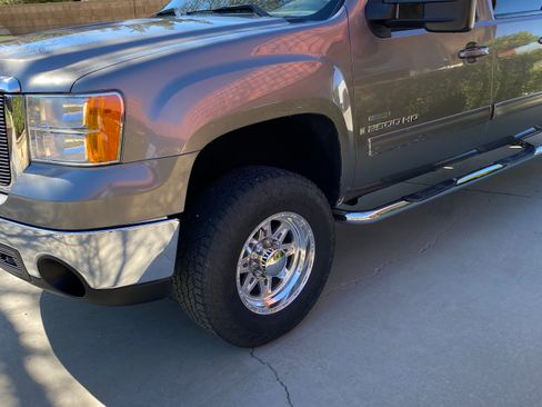 Used 2007 GMC Sierra 2500 SLT image 2