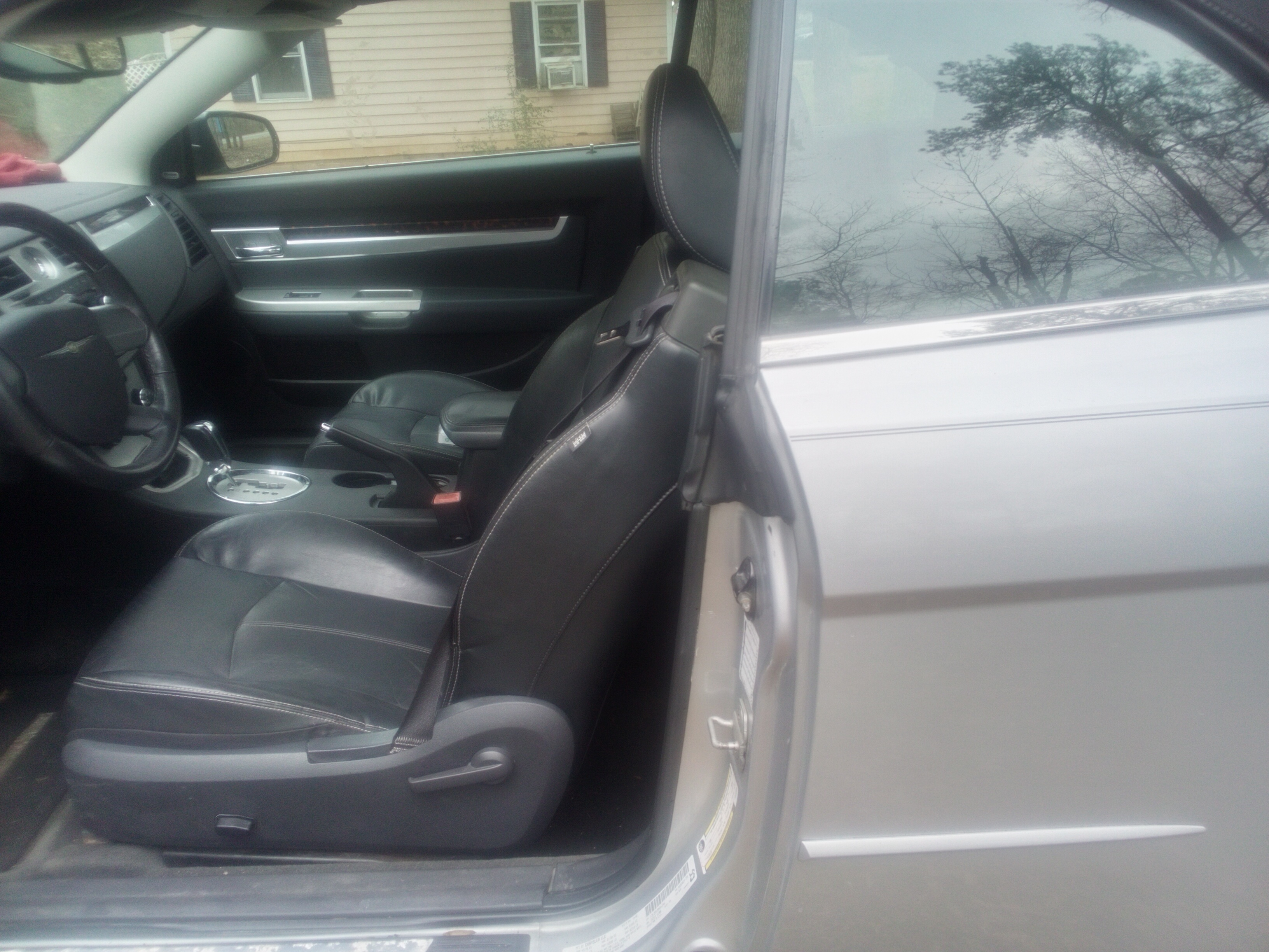 Used 2009 Chrysler Sebring Limited FWD image 6