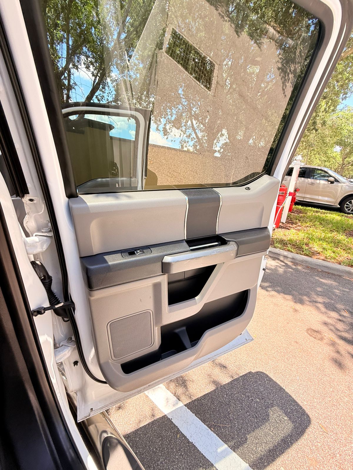 Used 2016 Ford F150 XLT RWD image 13