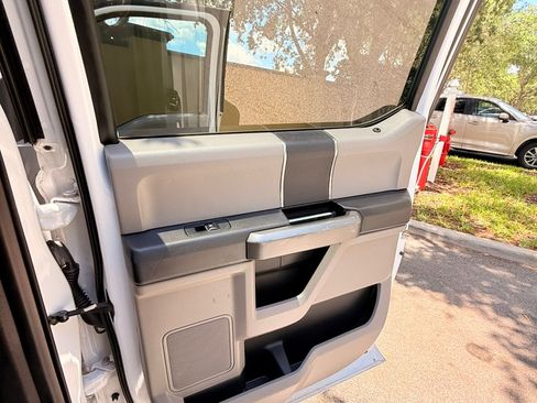 Used 2016 Ford F150 XLT RWD image 13