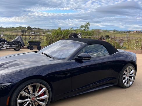 Used 2021 Jaguar F-TYPE R image 9