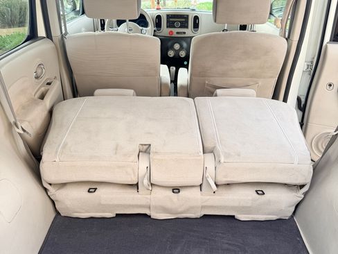 Used 2012 Nissan Cube 1.8 S w/ Interior Illumination Pkg image 8