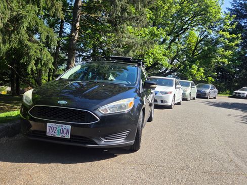 Used 2017 Ford Focus SE FWD image 6
