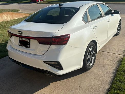 Used 2021 Kia Forte LXS FWD image 8