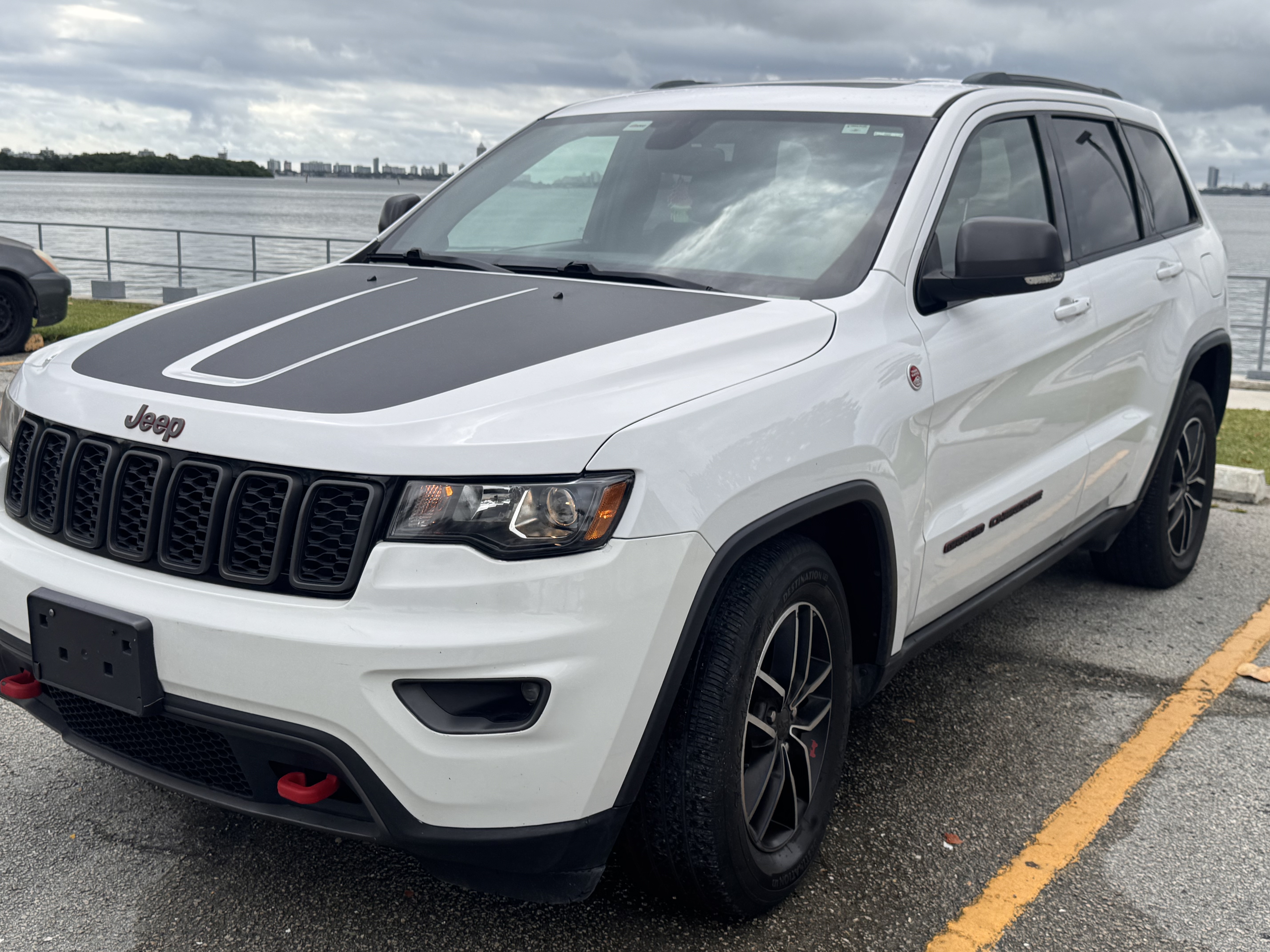 Used 2019 Jeep Grand Cherokee Trailhawk AWD/4WD image 5