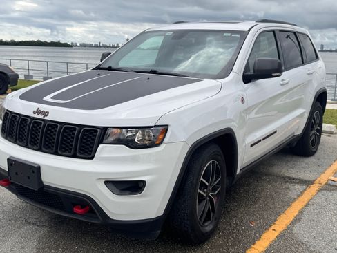 Used 2019 Jeep Grand Cherokee Trailhawk AWD/4WD image 5