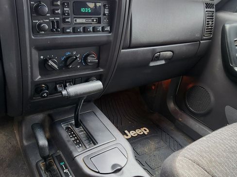 Used 1999 Jeep Cherokee Sport image 10