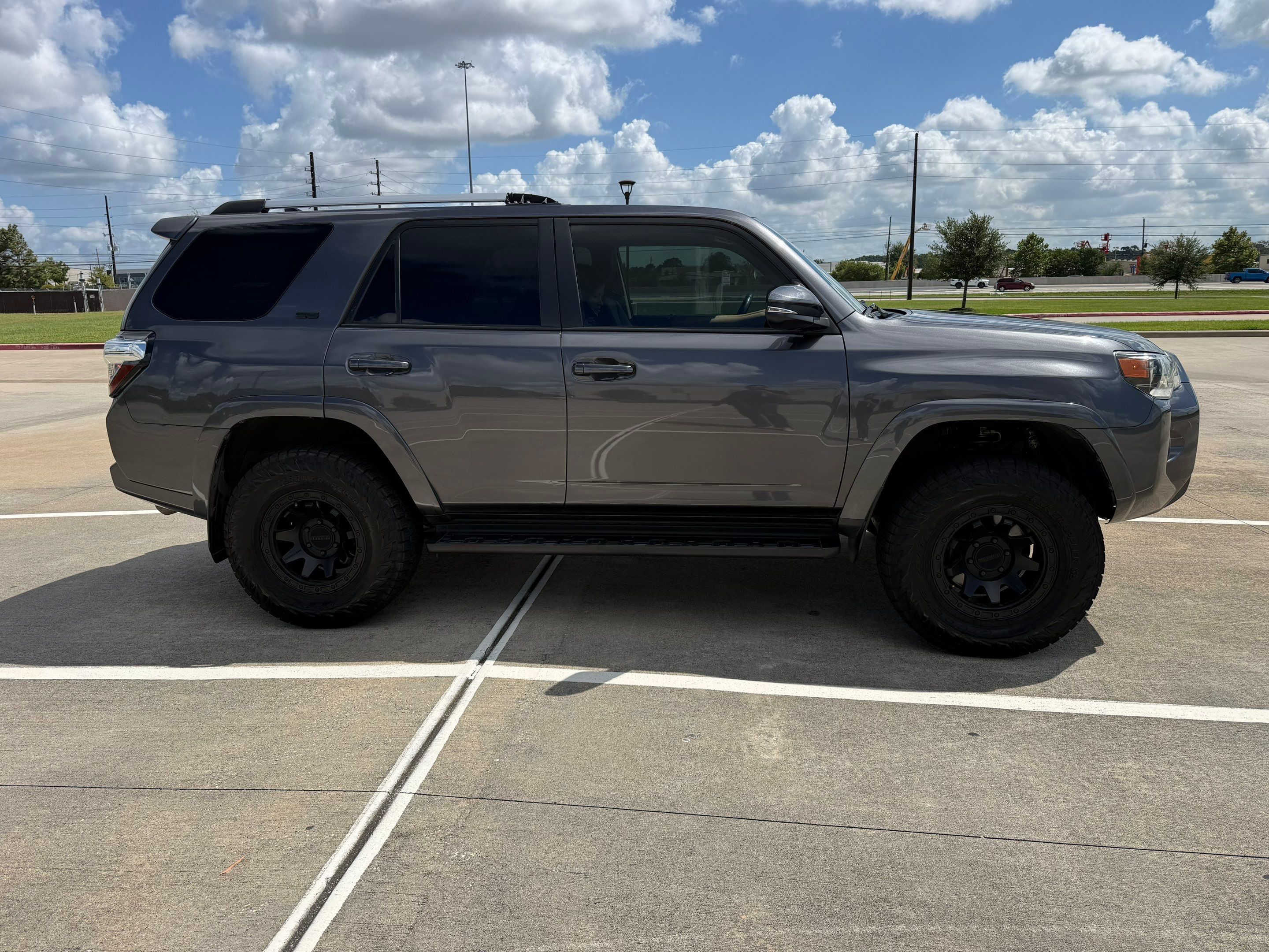 Used 2023 Toyota 4Runner SR5 Premium AWD/4WD image 24