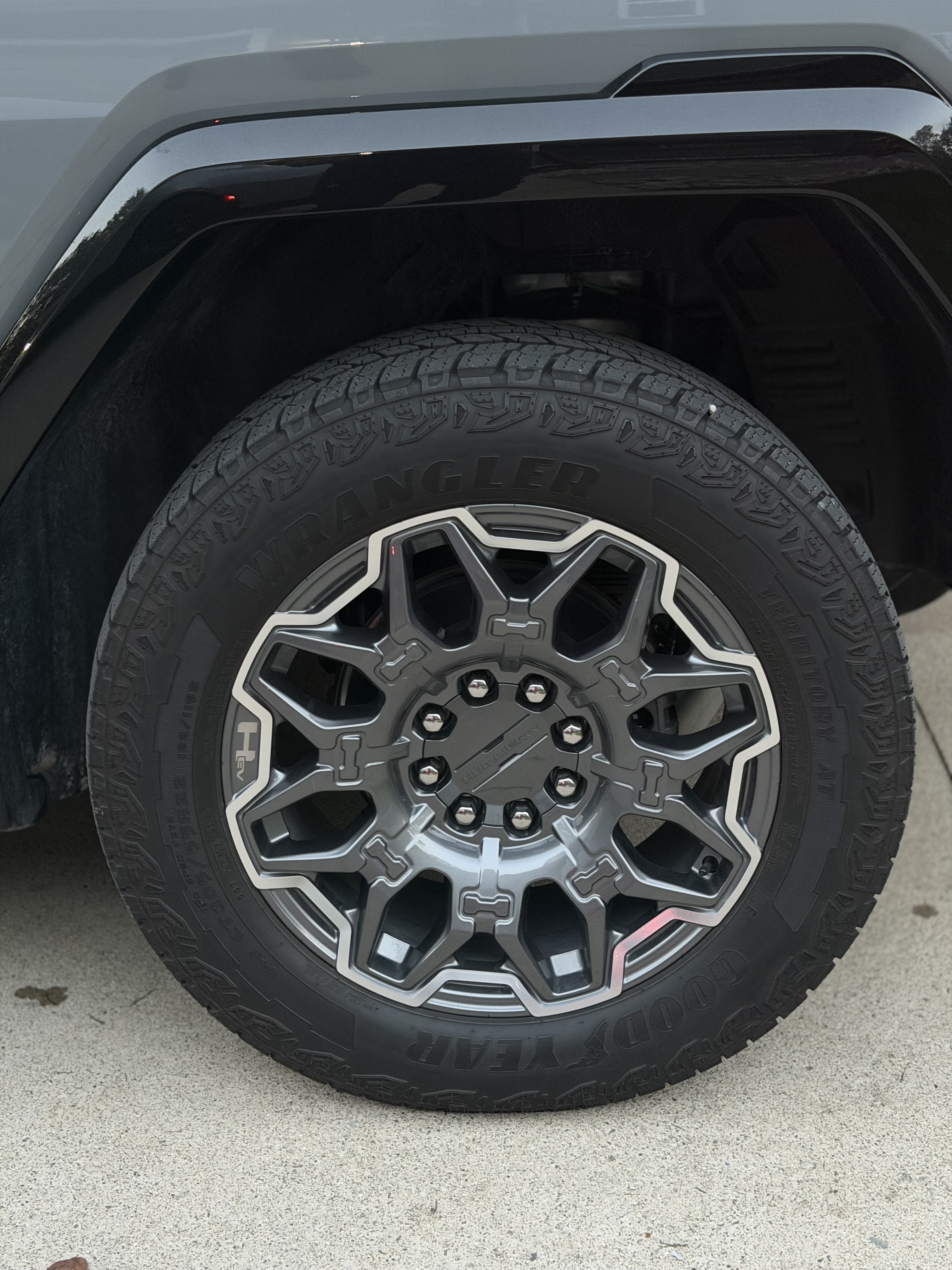 Used 2025 GMC Hummer EV 3X AWD/4WD image 13