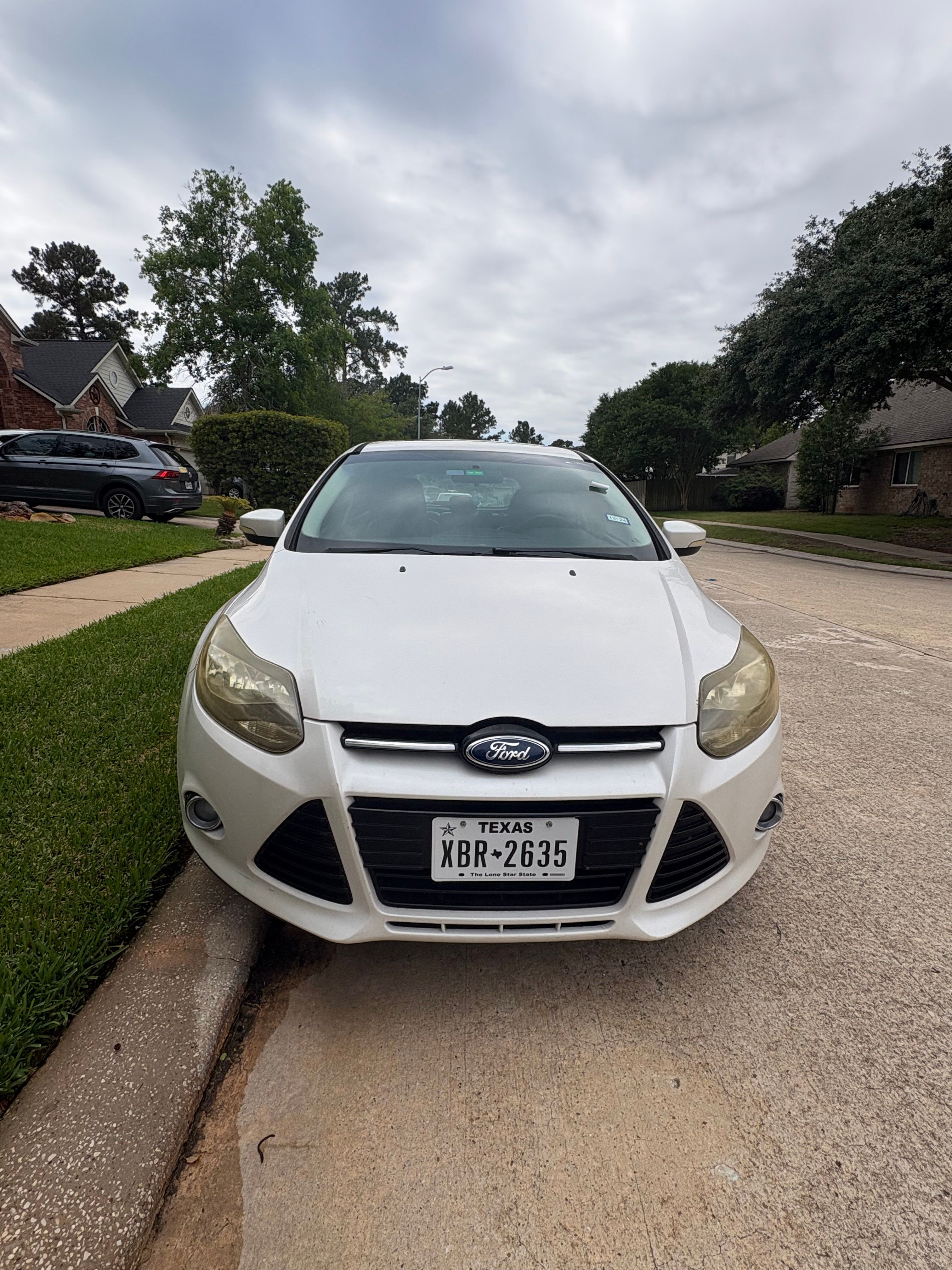 Used 2013 Ford Focus Titanium w/ Titanium Handling Pkg FWD image 4
