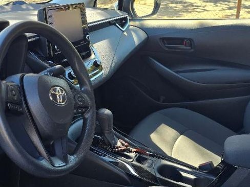 Used 2022 Toyota Corolla LE image 8