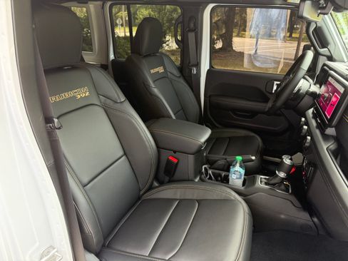 Used 2024 Jeep Wrangler Unlimited Rubicon 392 image 13