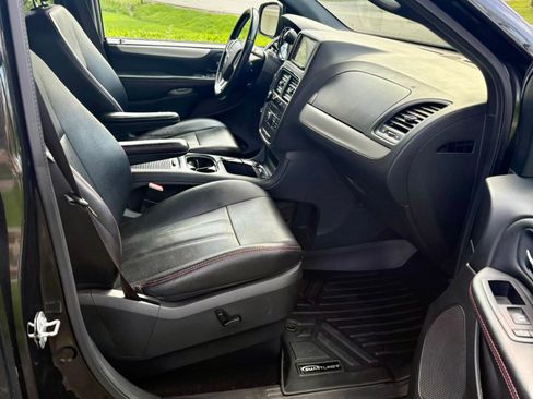 Used 2016 Dodge Grand Caravan R/T FWD image 11