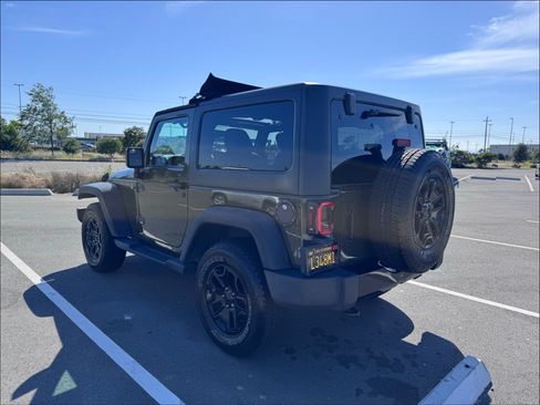 Used 2015 Jeep Wrangler Sport AWD/4WD image 5