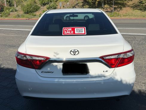 Used 2015 Toyota Camry LE FWD image 5