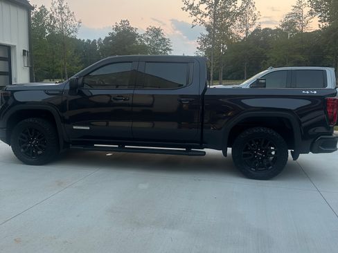 Used 2022 GMC Sierra 1500 Elevation w/ LPO, Elevation Black Package AWD/4WD image 1