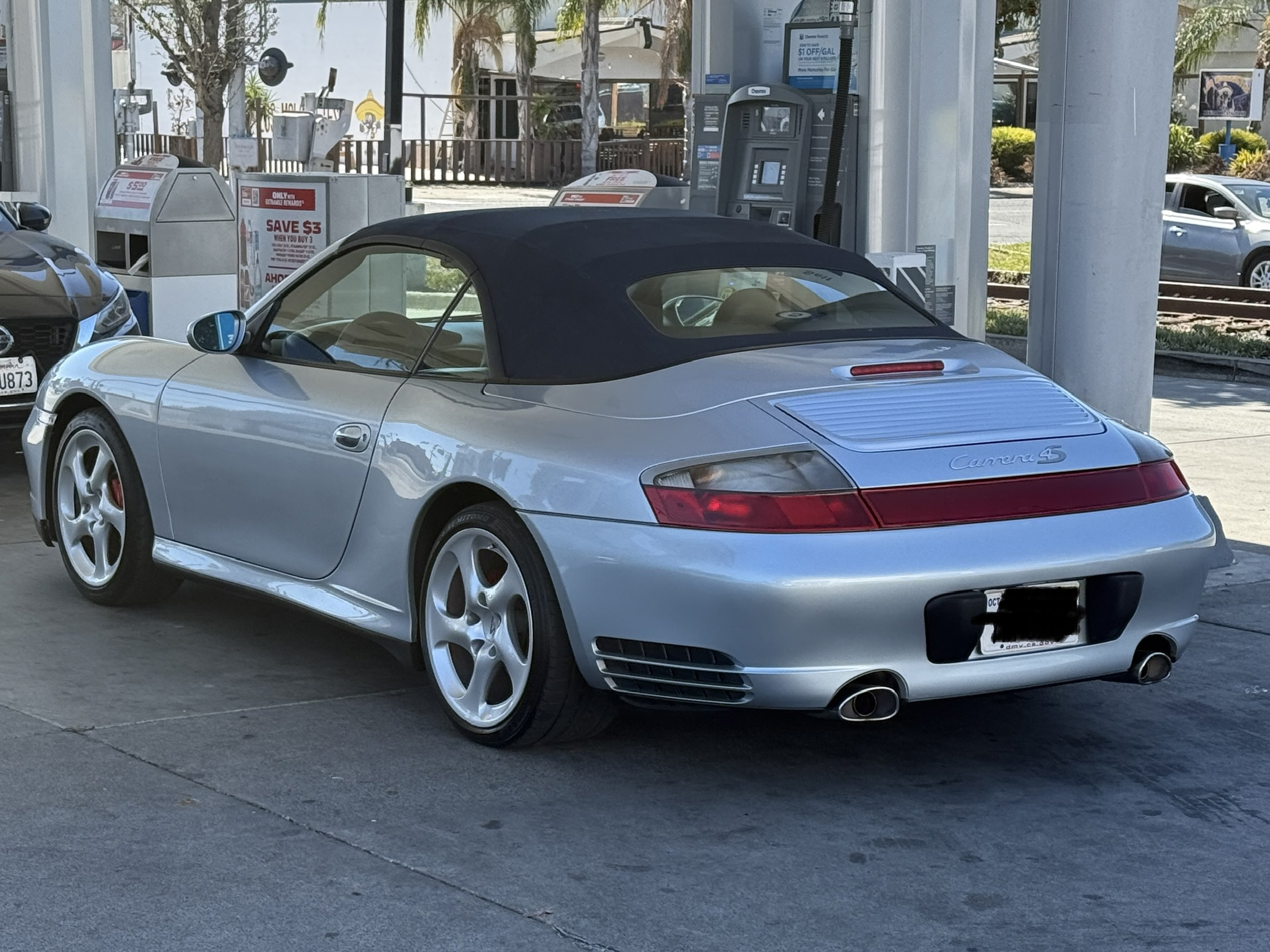 Used 2004 Porsche 911 Carrera 4S AWD/4WD image 9