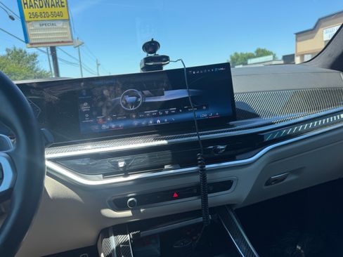 Used 2025 BMW X7 M60i AWD/4WD image 10