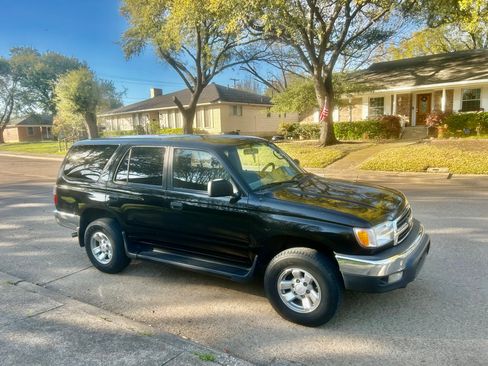 Used 2000 Toyota 4Runner 2WD image 1