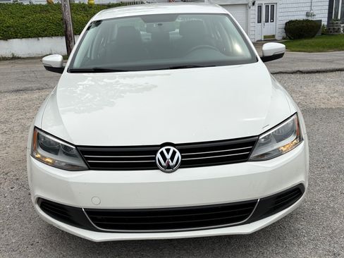 Used 2013 Volkswagen Jetta SE FWD image 1