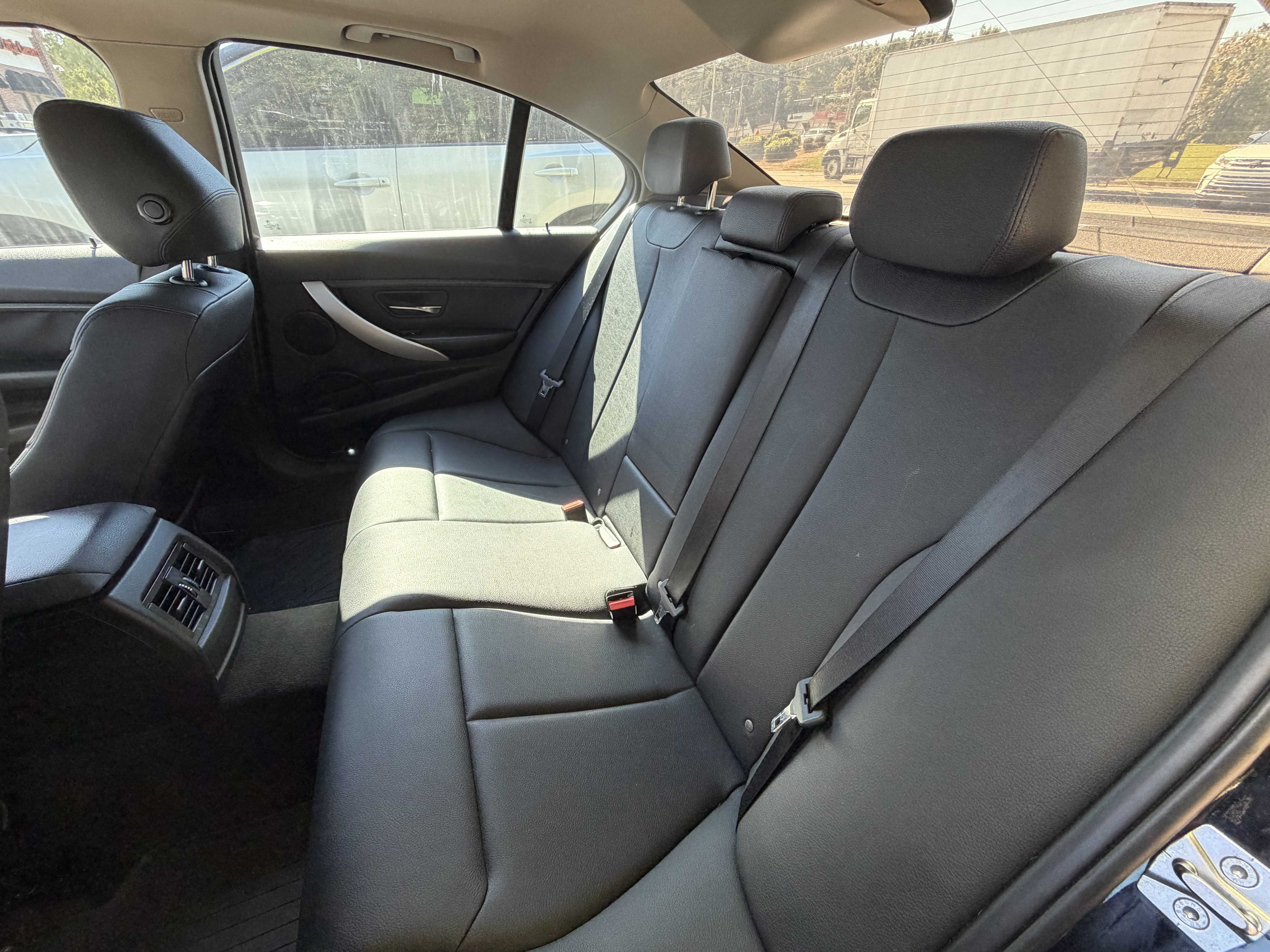 Used 2014 BMW 320i Sedan RWD image 8