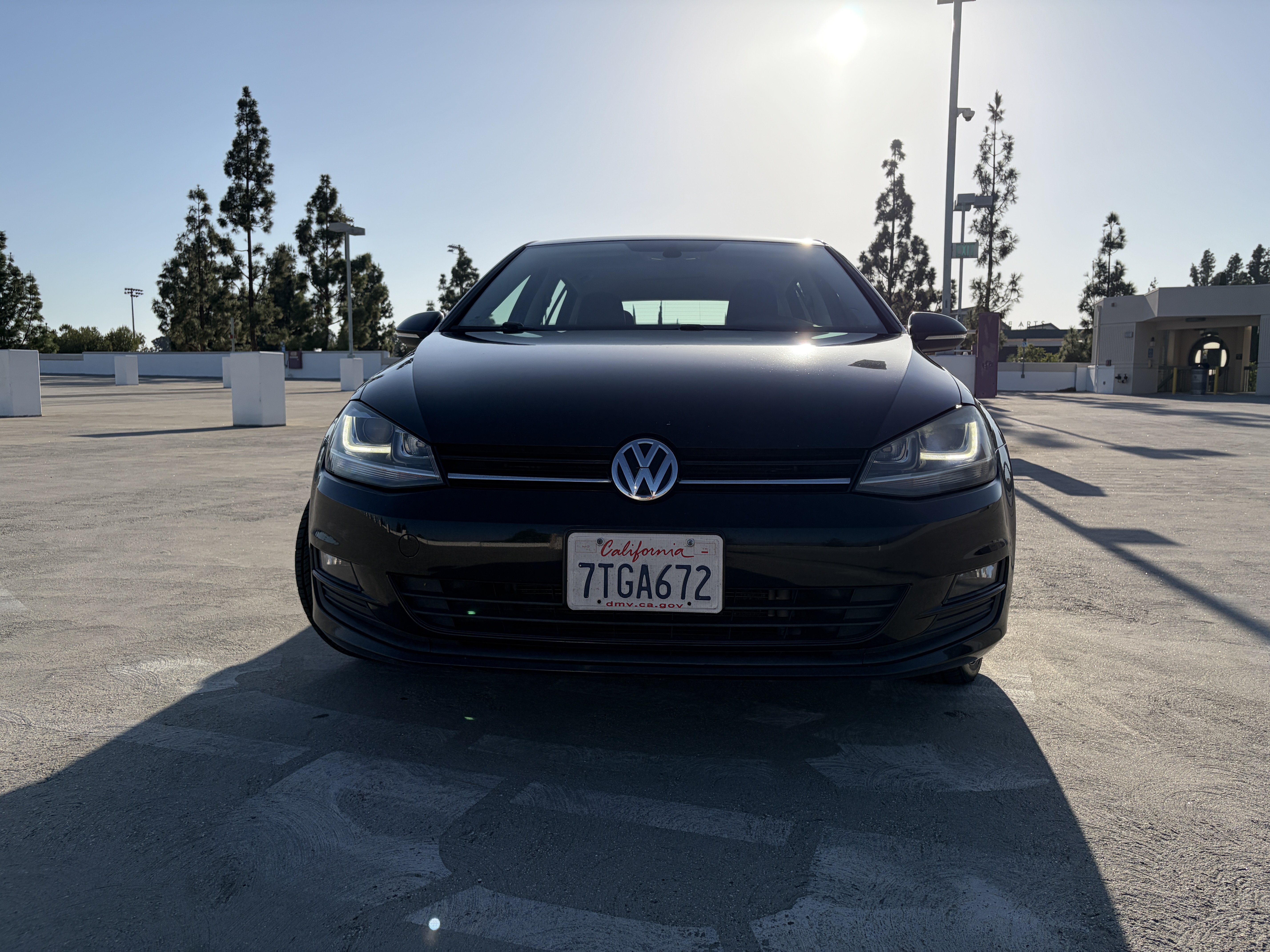 Used 2016 Volkswagen Golf SE w/ Lighting Package FWD image 4