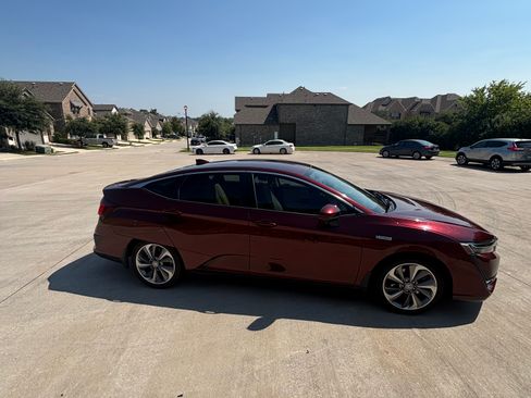 Used 2018 Honda Clarity Touring image 4