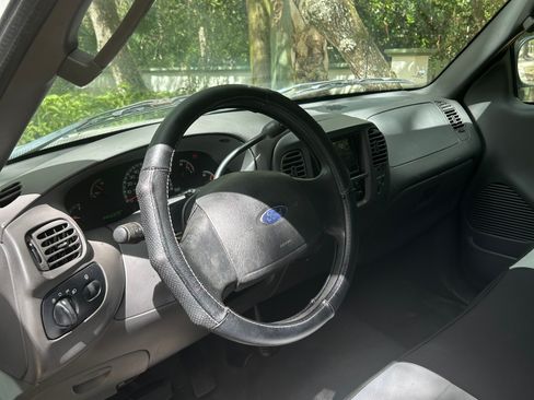 Used 2004 Ford F150 XL image 13