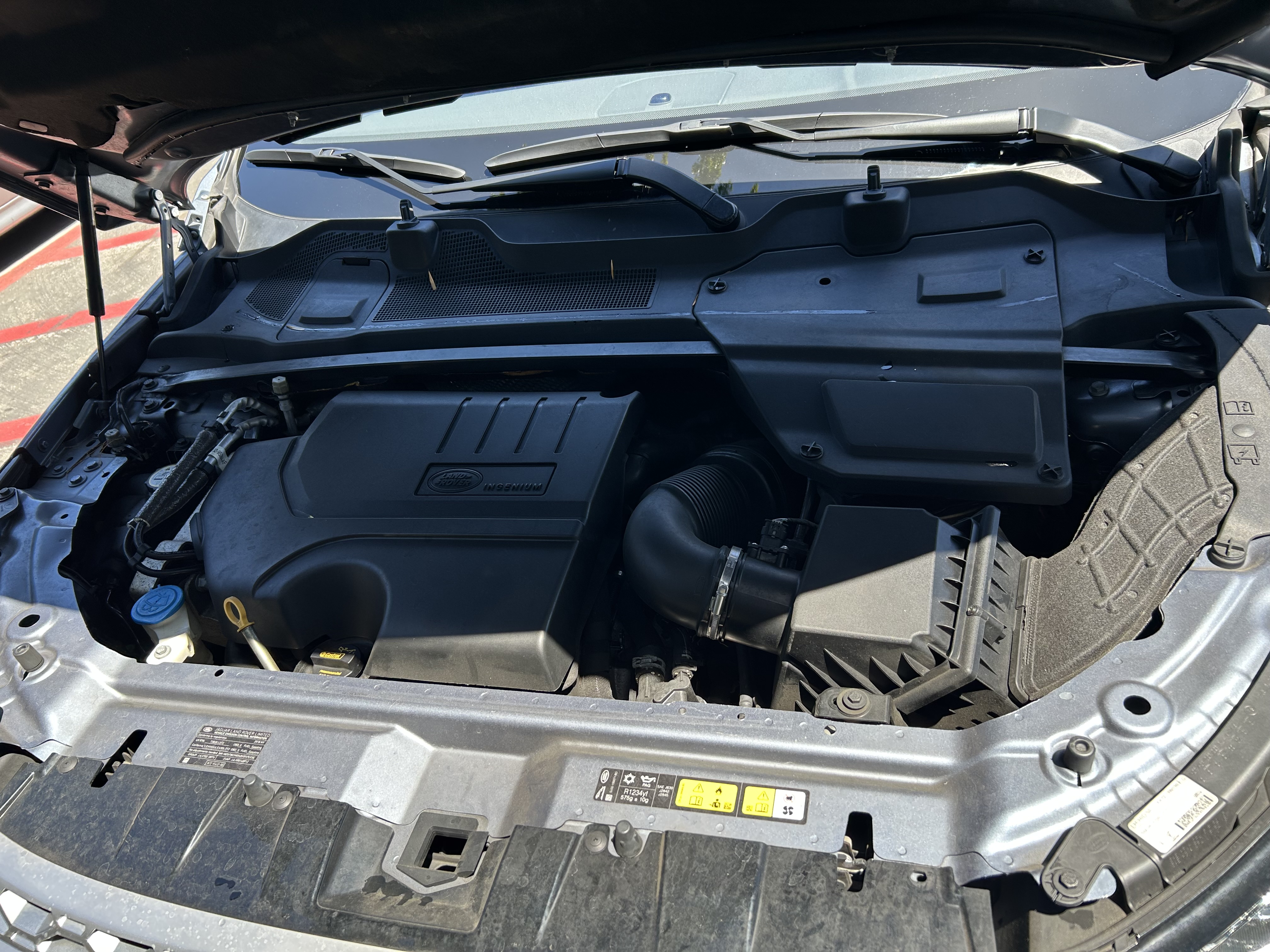 Used 2018 Land Rover Discovery Sport HSE AWD/4WD image 14
