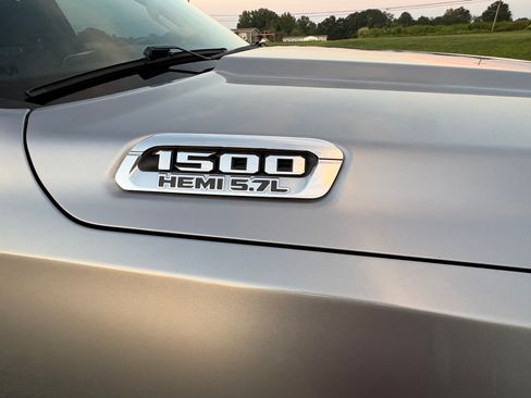 Used 2019 RAM 1500 Big Horn AWD/4WD image 11