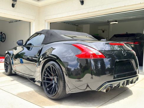 Used 2015 Nissan 370Z Touring Sport RWD image 4