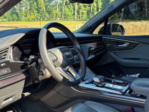 Used 2020 Audi SQ7 Prestige w/ Prestige Package AWD/4WD image 9