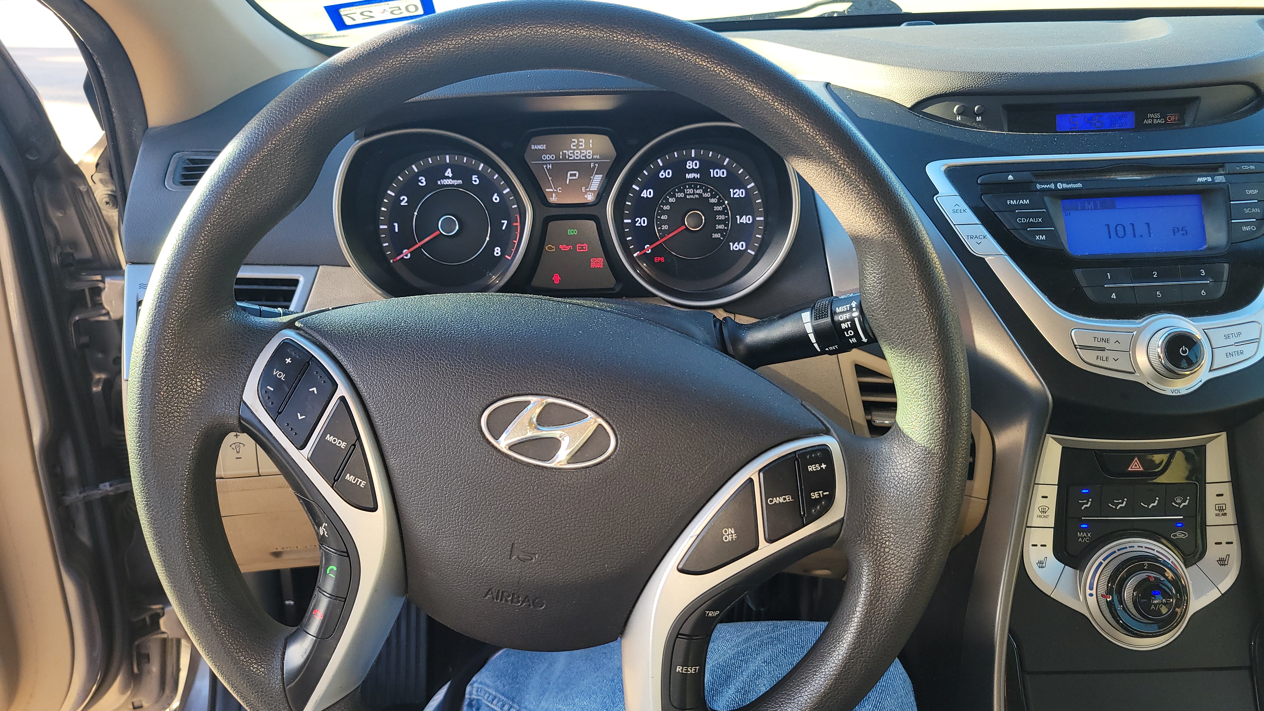 Used 2013 Hyundai Elantra GLS w/ Preferred Pkg FWD image 12