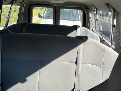 Used 2013 Ford E-350 and Econoline 350 XLT RWD image 11