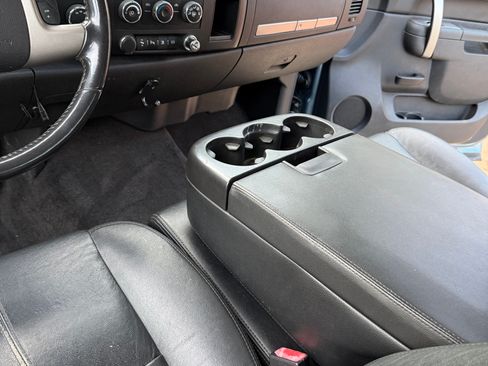 Used 2011 Chevrolet Silverado 2500 LT w/ Convenience Package AWD/4WD image 20