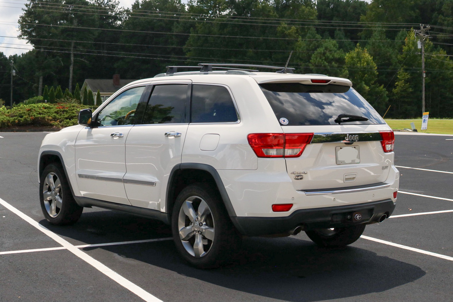 Used 2012 Jeep Grand Cherokee Overland AWD/4WD image 5