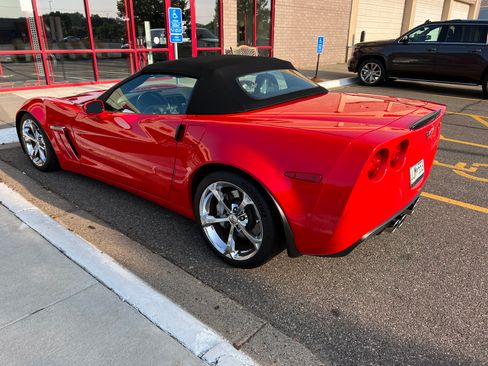 Used 2012 Chevrolet Corvette Grand Sport w/ 3LT Preferred Equipment Group image 2