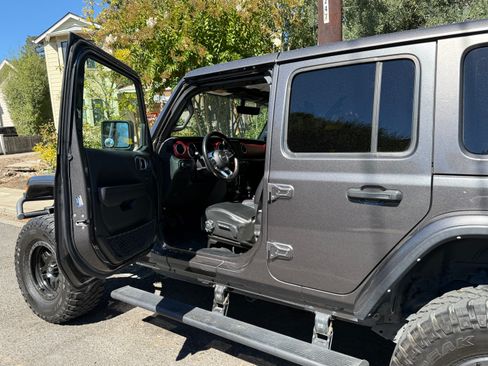 Used 2021 Jeep Wrangler Unlimited Rubicon AWD/4WD image 5