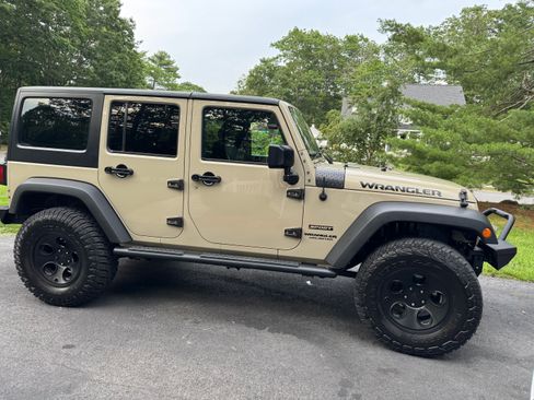 Used 2017 Jeep Wrangler Unlimited Sport w/ Connectivity Group image 4