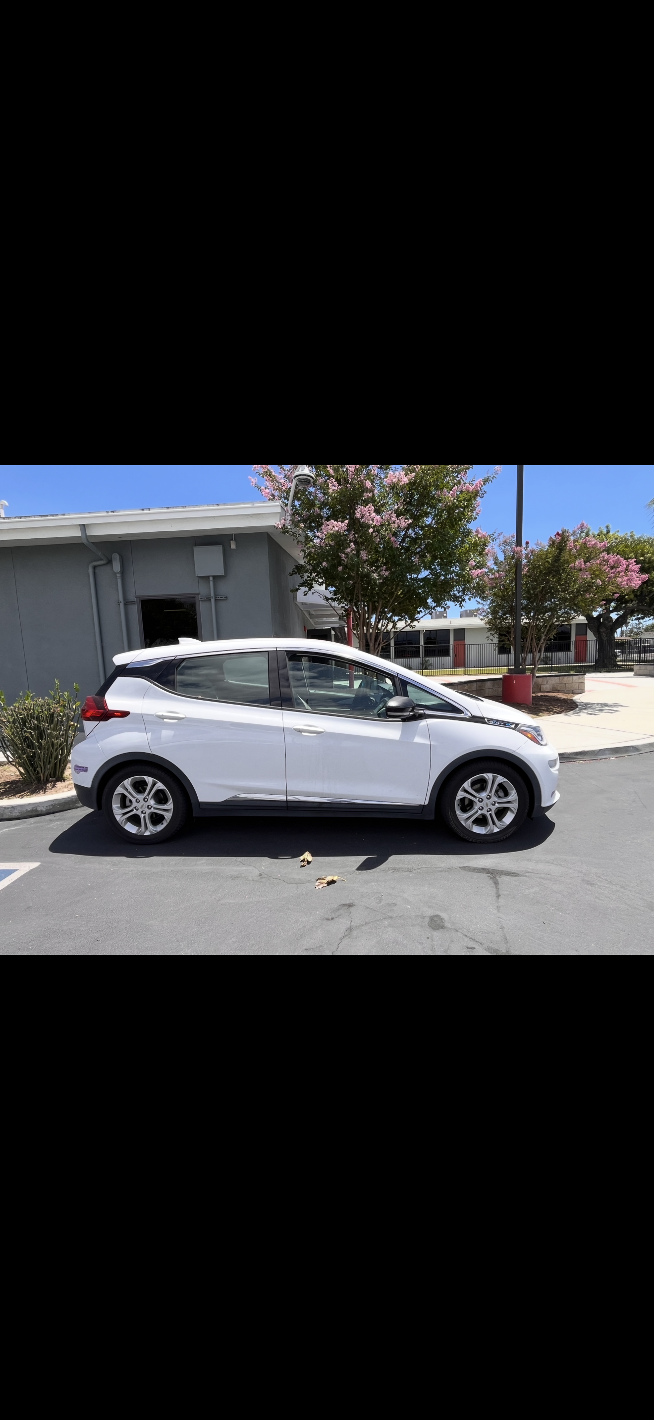 Used 2019 Chevrolet Bolt LT FWD image 4