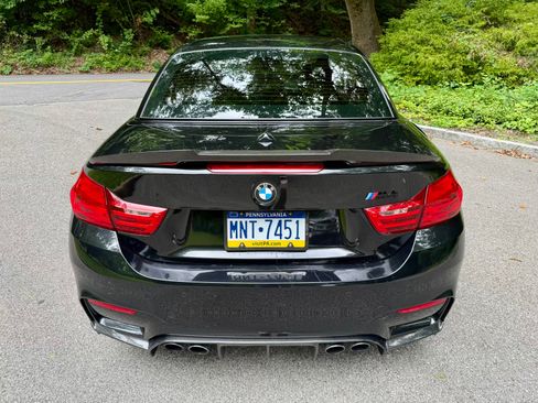 Used 2015 BMW M4 Convertible image 9