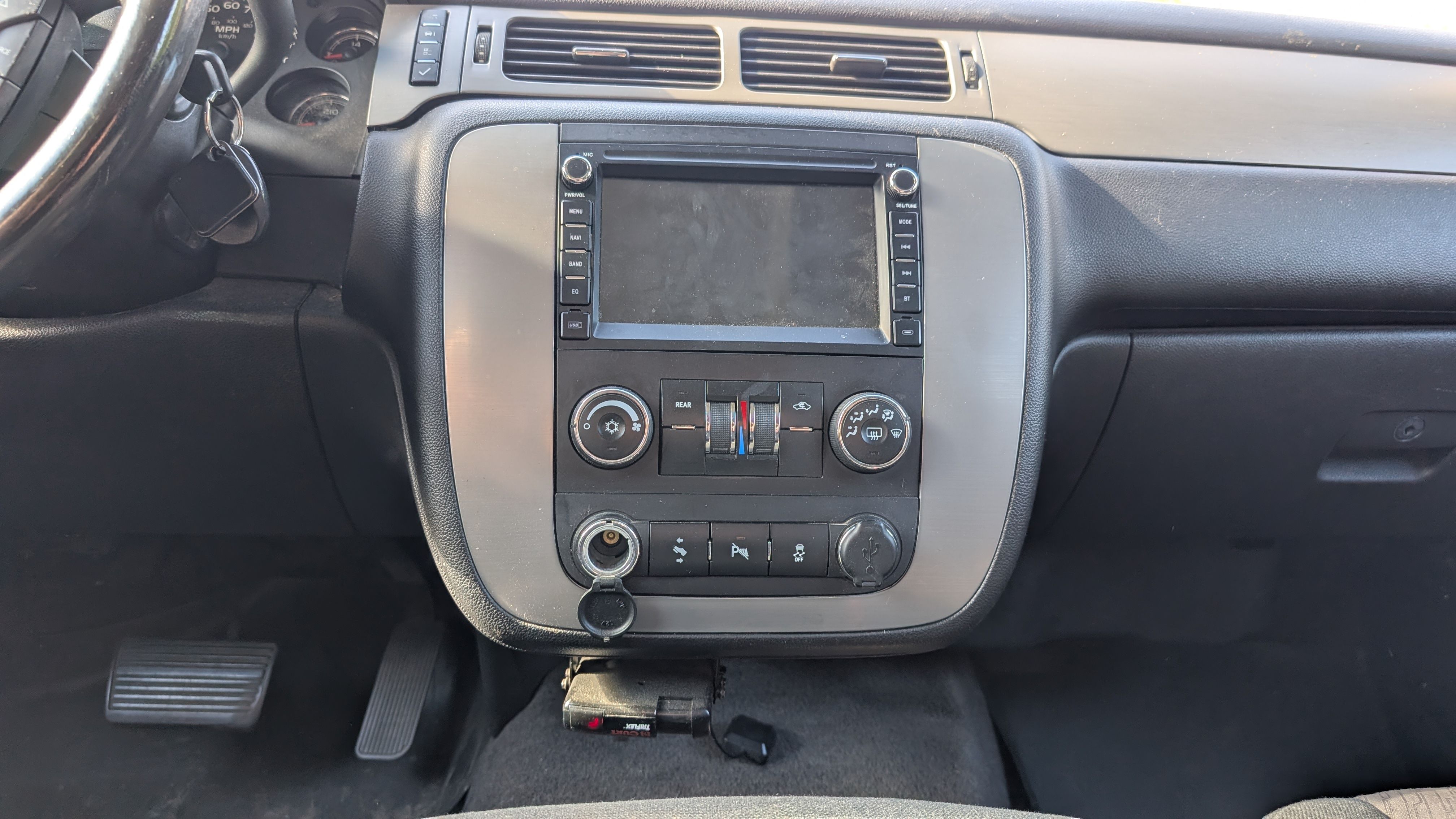 Used 2014 Chevrolet Suburban LS AWD/4WD image 6