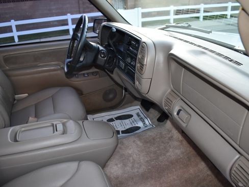 Used 1999 Chevrolet Tahoe 4WD 2-Door w/ Preferred Equipment Group image 15