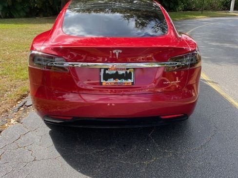 Used 2020 Tesla Model S Long Range Plus image 6