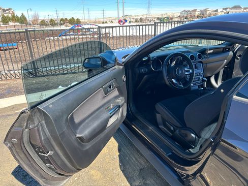 Used 2022 Ford Mustang Coupe image 6