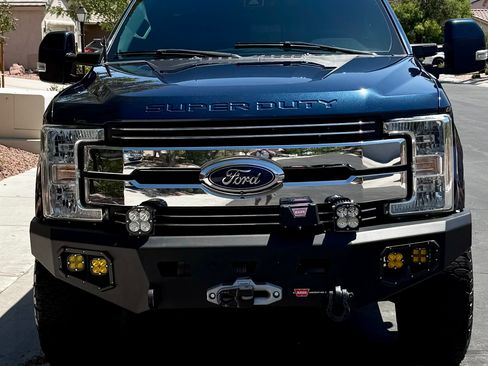Used 2019 Ford F250 Lariat w/ Lariat Ultimate Package AWD/4WD image 1