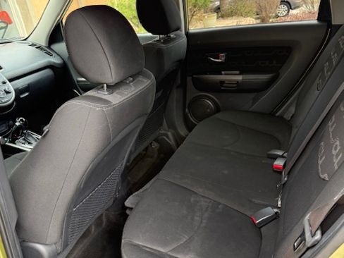 Used 2013 Kia Soul + image 9