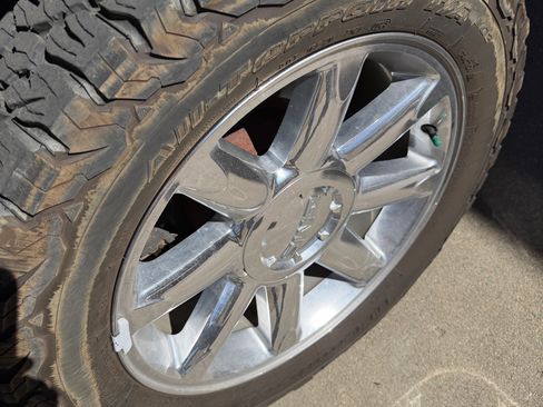 Used 2012 GMC Yukon Denali image 2