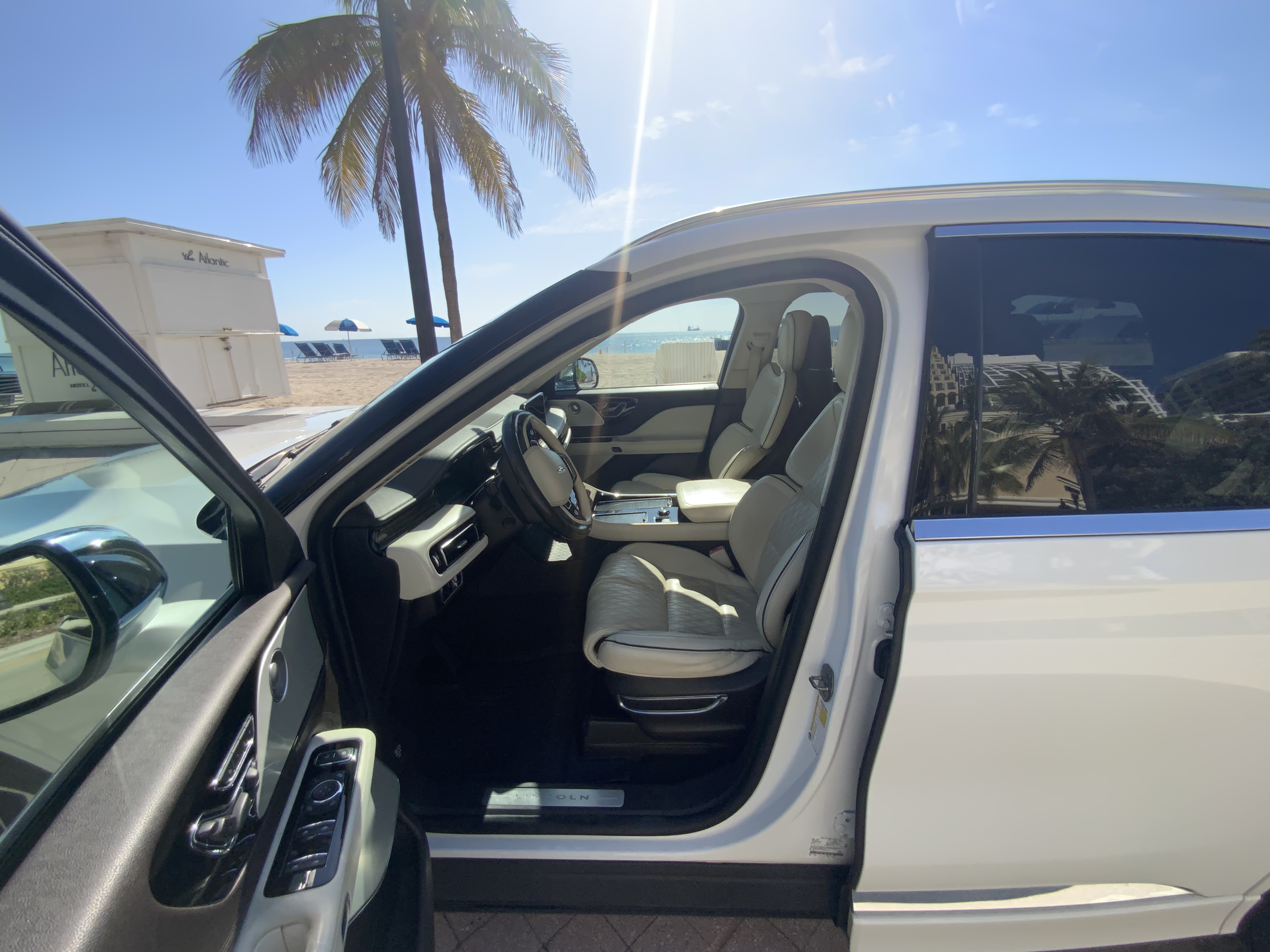 Used 2020 Lincoln Aviator Black Label w/ Class IV Trailer Tow Package AWD/4WD image 13
